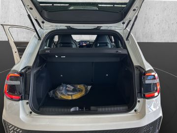 Abarth 600e Turismo 174KW ACC CARPLAY LED PDC DAB
