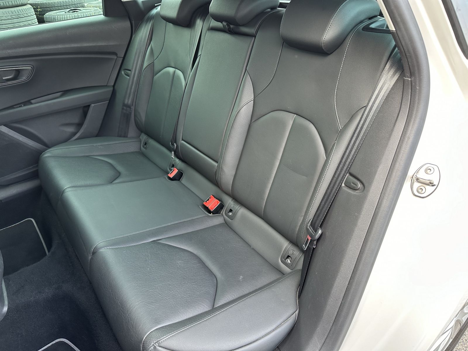 Fahrzeugabbildung SEAT Leon SpB 2.0 TDI DSG Style NAV+LED+AHK+ACC+BEATS