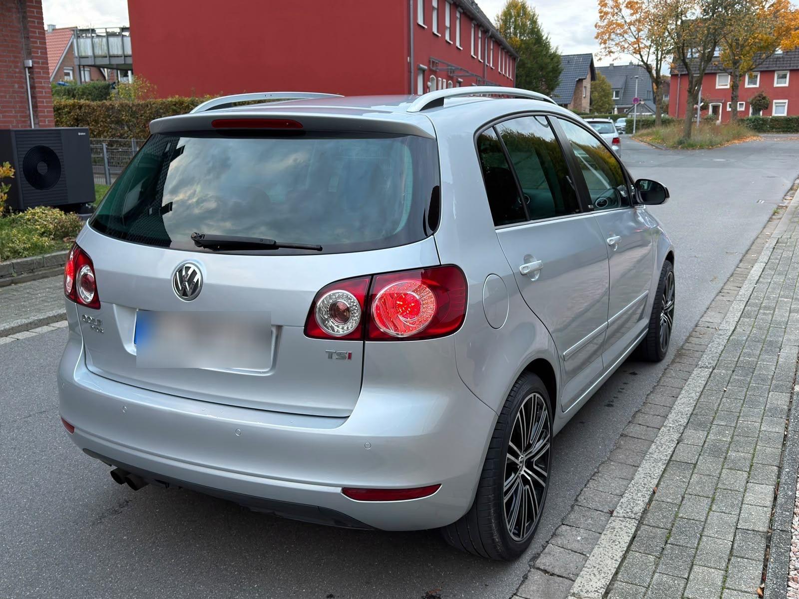 Volkswagen Golf 2012 — engine 120 HP (88kW)