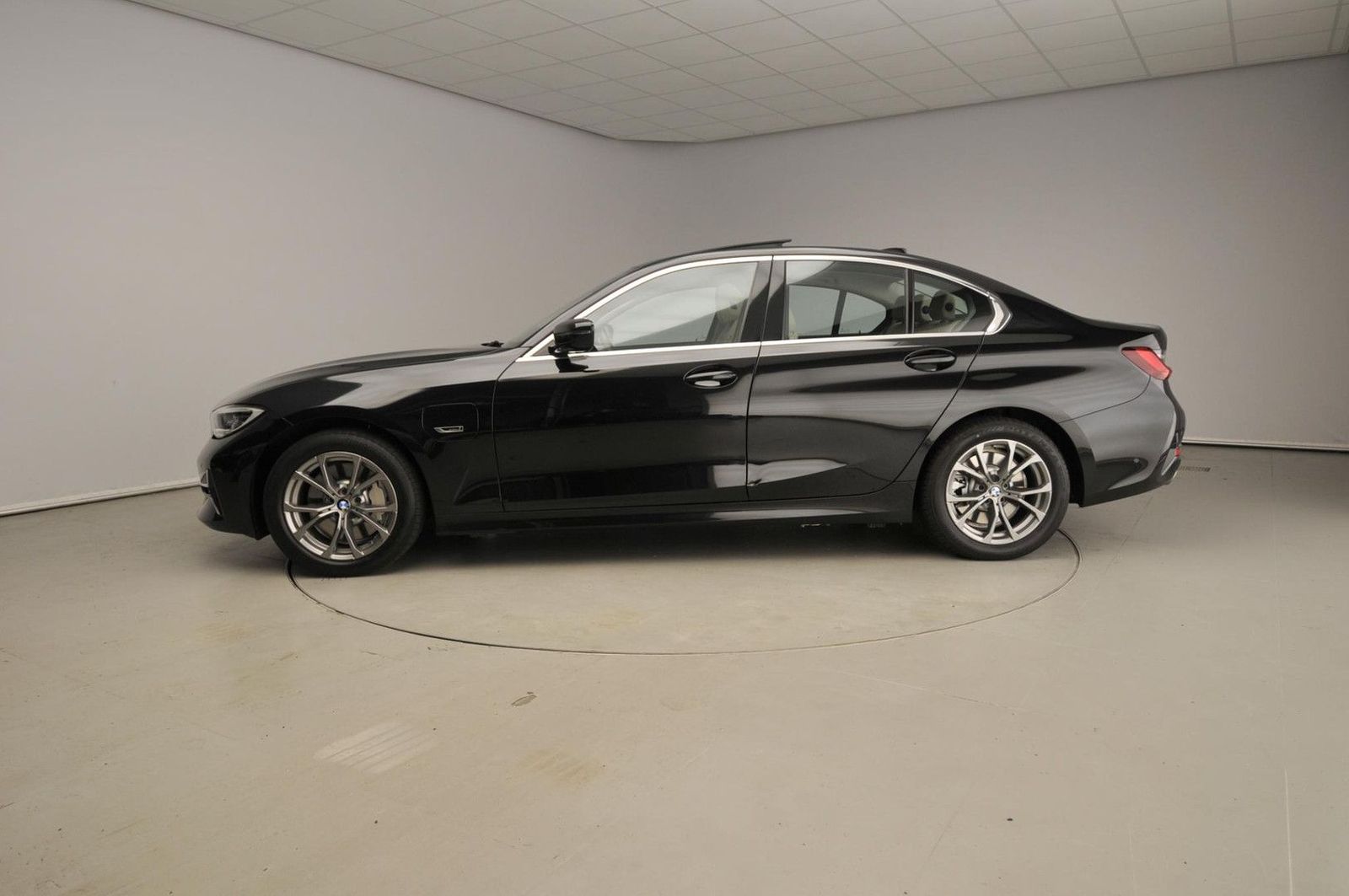 BMW 330 3 Serie Sedan 330e | Laserlicht | Leder | HU imagem 2