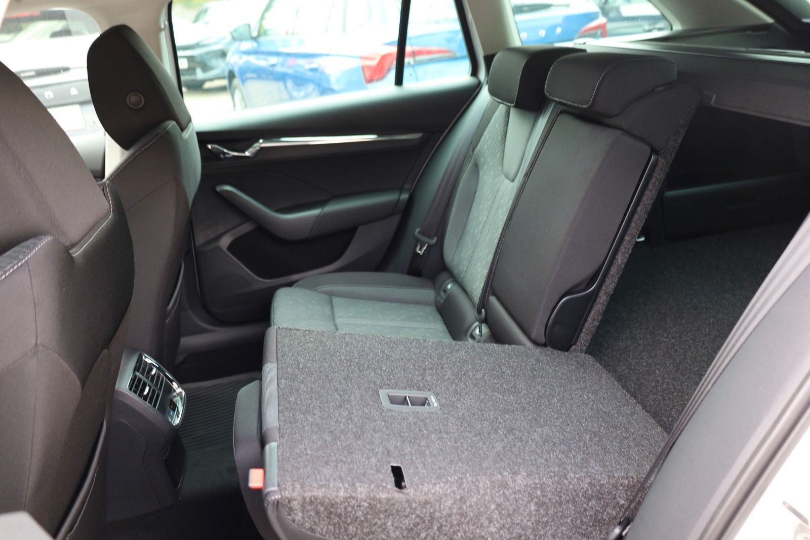 Fahrzeugabbildung SKODA Octavia Combi Style *AHZV Schwenkb. *beheiz.WSS