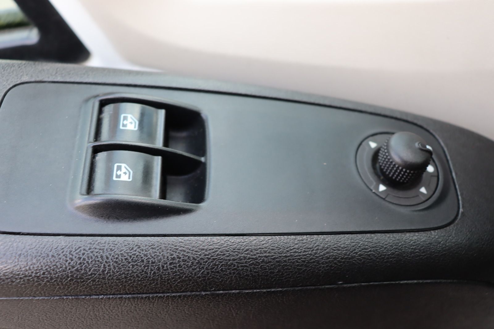 Fahrzeugabbildung Citroën Jumper 2.2d DOKA Kipper 7 Sitzer 1. Hand