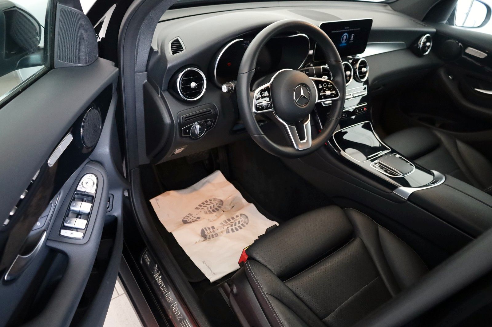 Fahrzeugabbildung Mercedes-Benz GLC 300 de 4Matic Coupè,Leder,Navi,LED,SH,Kamera