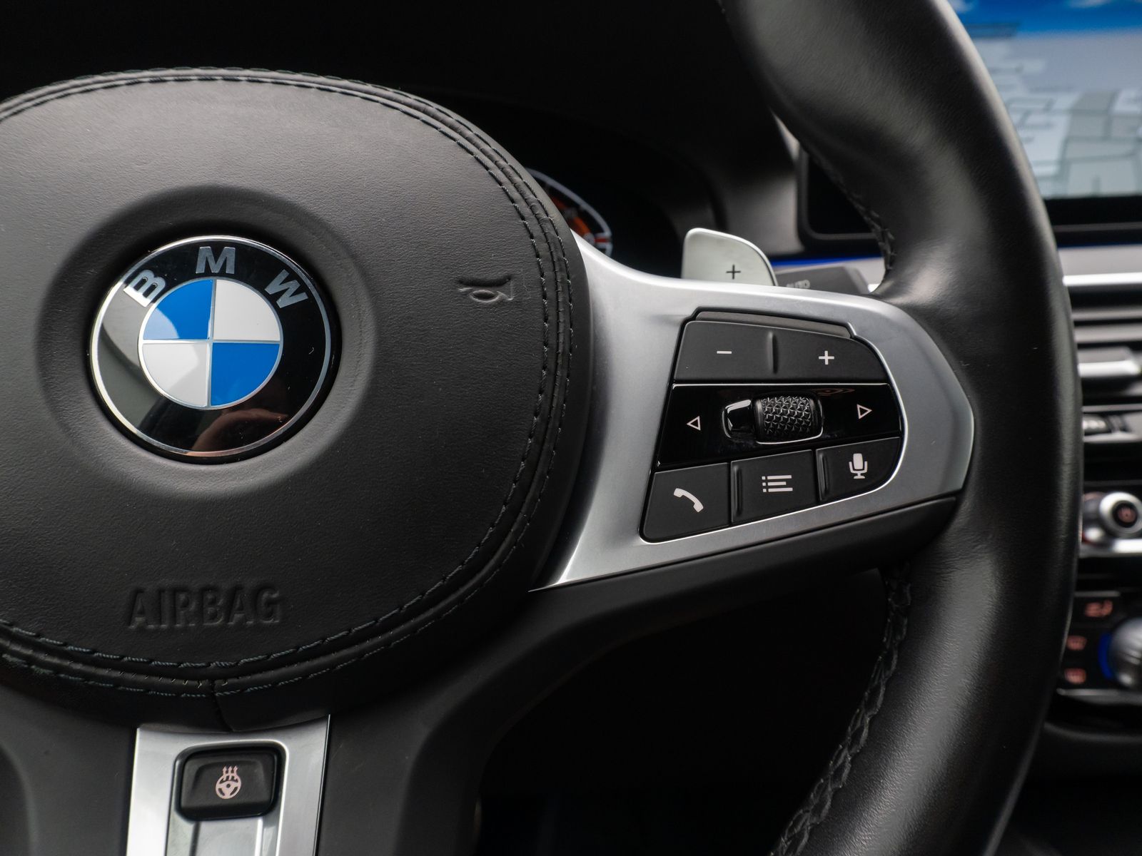 Fahrzeugabbildung BMW 540d xD M Sport Laser Kamera HUD DAB HiFi Komfor