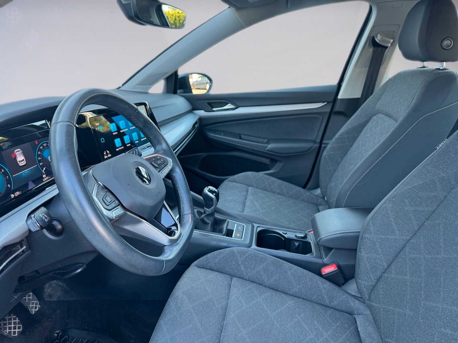 Fahrzeugabbildung Volkswagen Golf VIII Lim. Life 1.0 TSI
