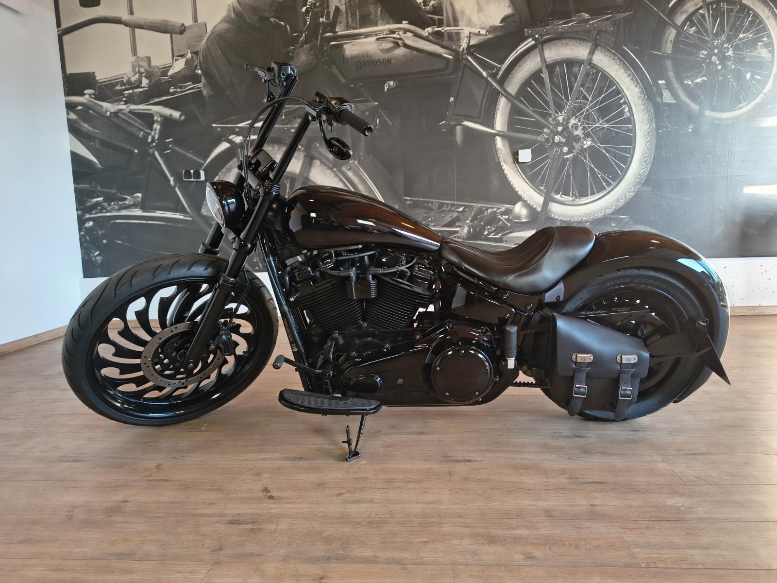 Harley-Davidson Street Bob CUSTOM