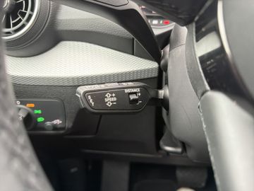 Audi Q2 35 TFSI Advanced KAMERALEDTEMPOMAT