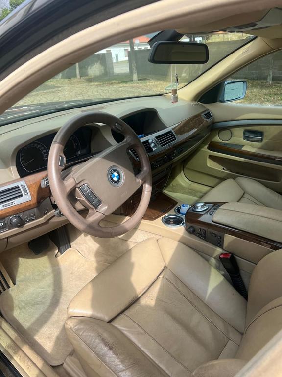 BMW 730