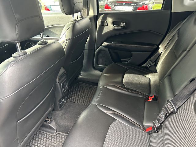 Fahrzeugabbildung Jeep Compass Limited 4WD Automatik+Navi+CarPlay+Allw.