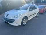 Peugeot 206 + 1.1 l / 60 ps  - Peugeot 206: Weiß