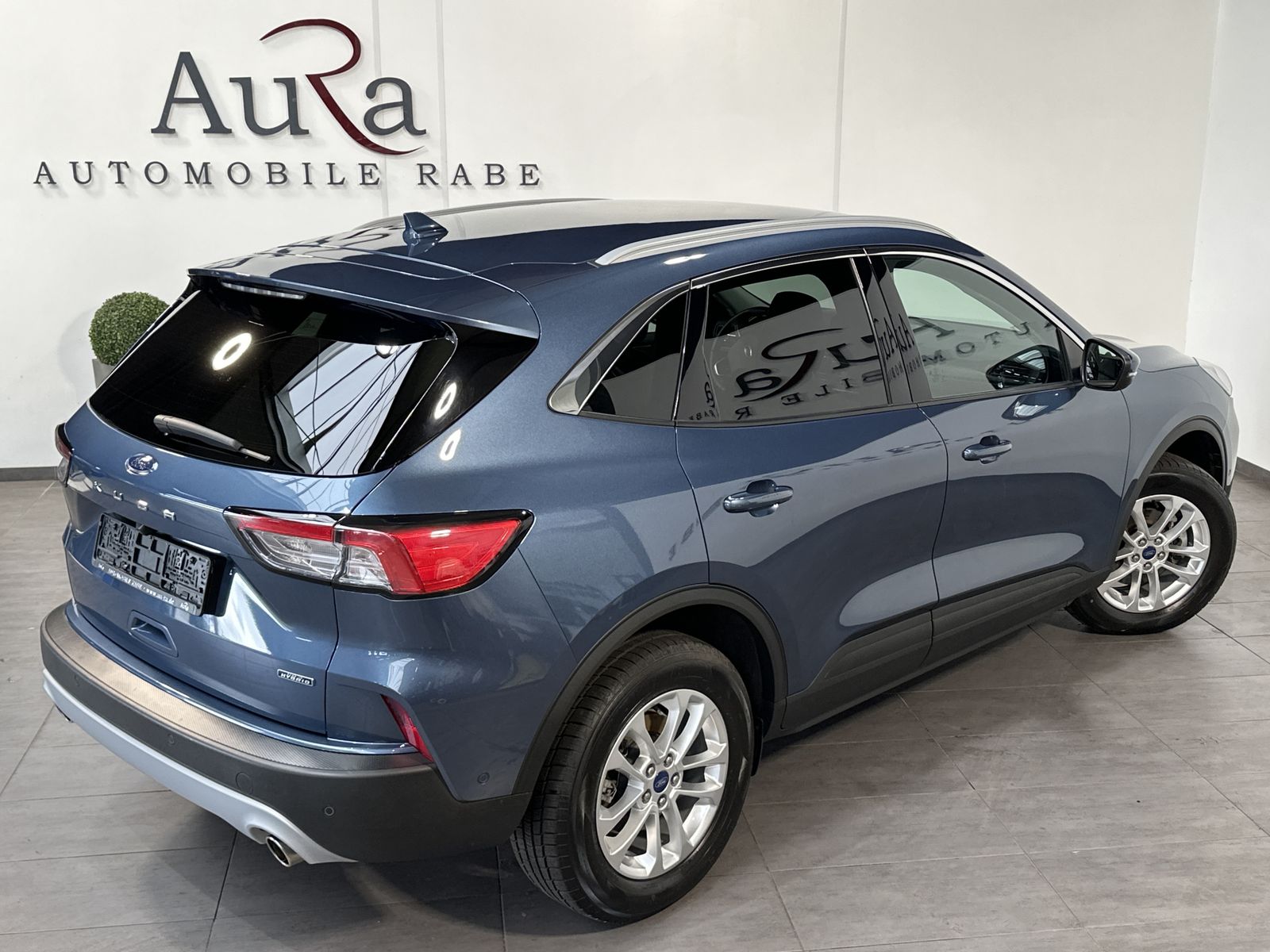 Fahrzeugabbildung Ford Kuga 2.5 Plug-In Hybrid Titanium X NAV+LED+HUD
