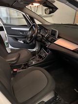 BMW Navi, PDC, AHK abnehmb., Sitzhzg. - BMW 218 Active Tourer von privat