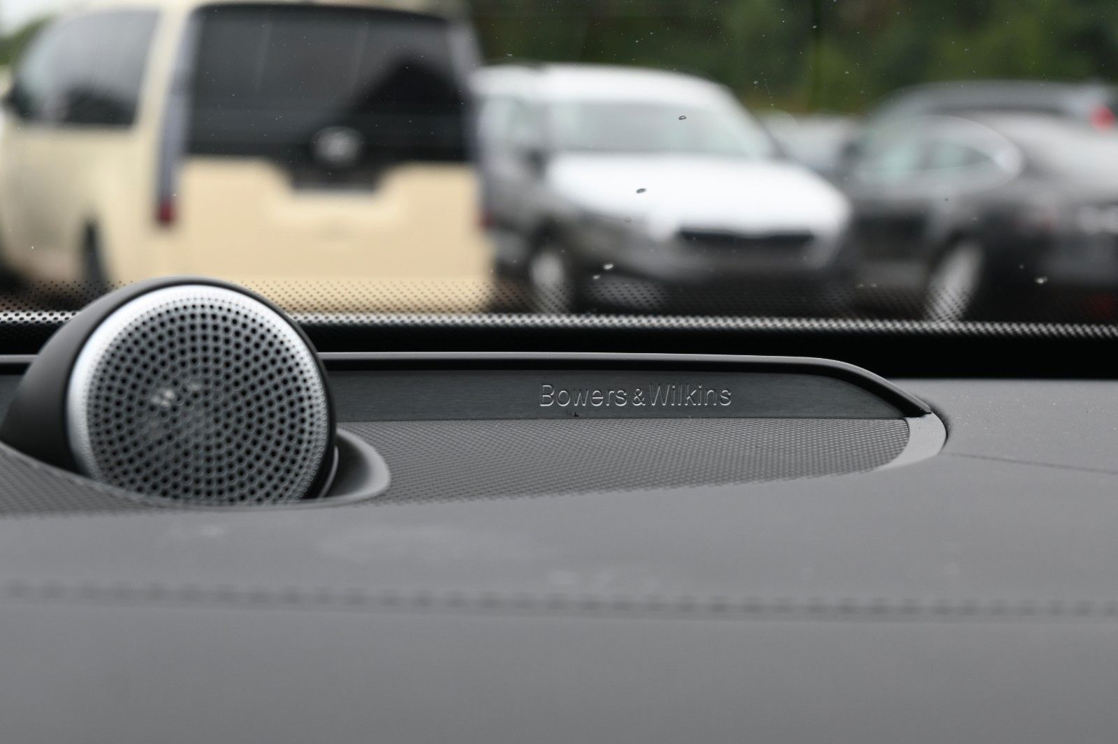 Fahrzeugabbildung Volvo B5 AWD Ultimate Dark *HUD*B&W*LUFT*MASS*AHK*