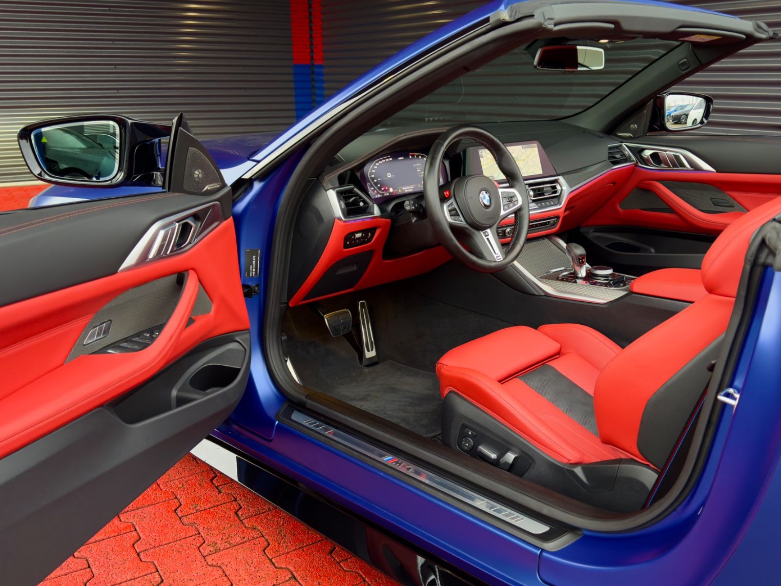 Fahrzeugabbildung BMW M4 Cabrio xDrive Competition M Drivers Package