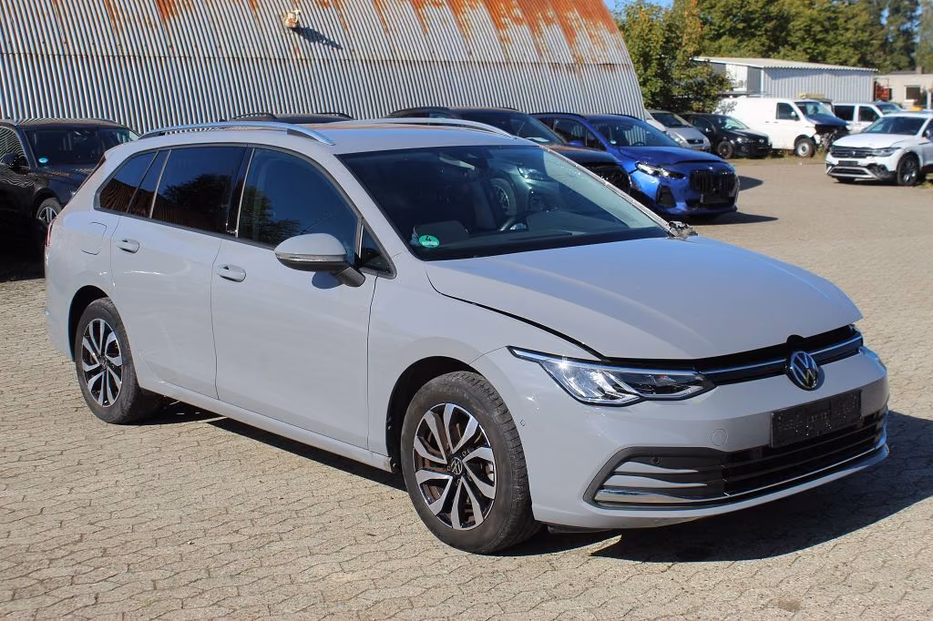Volkswagen Golf VIII Variant 1.5 TSI DSG Life