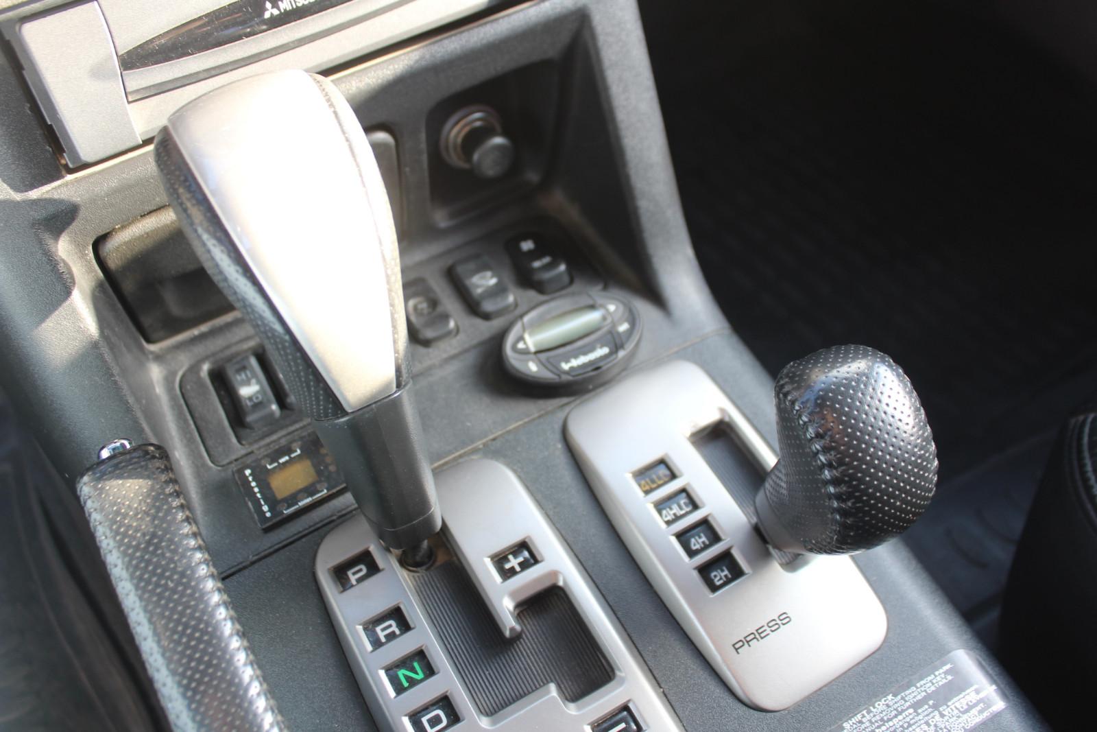 Mitsubishi Pajero 2005 — photo 14