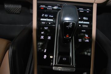 Porsche Cayenne - 12
