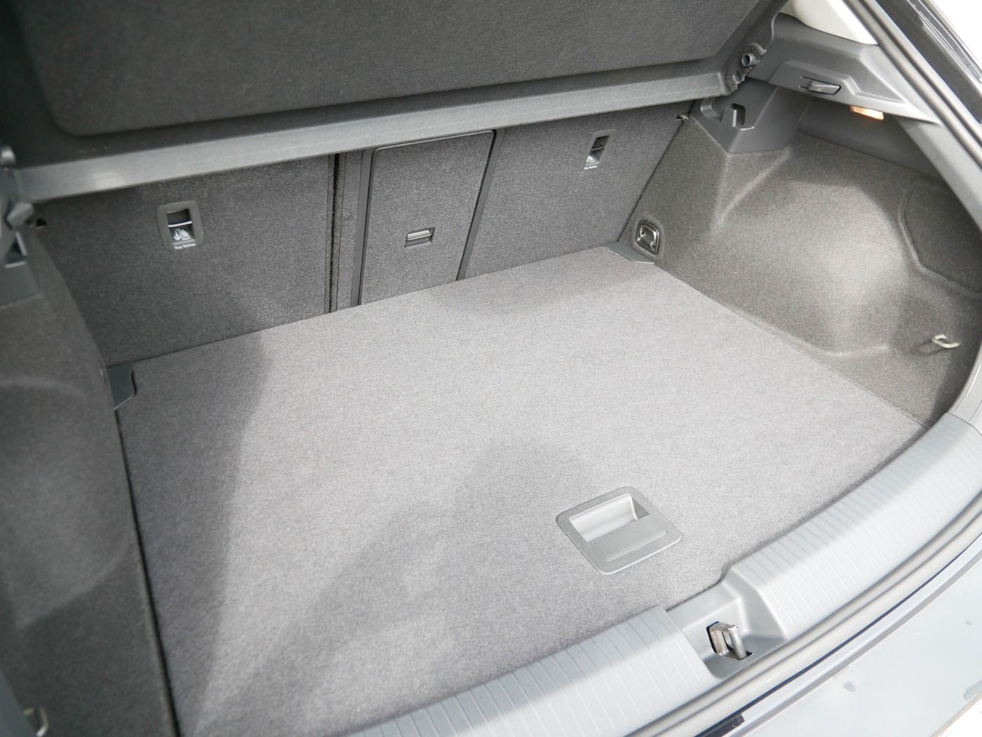 Fahrzeugabbildung Volkswagen T-Roc 1.0 MOVE NEU37T Standheiz Kamera SHZ NAVI