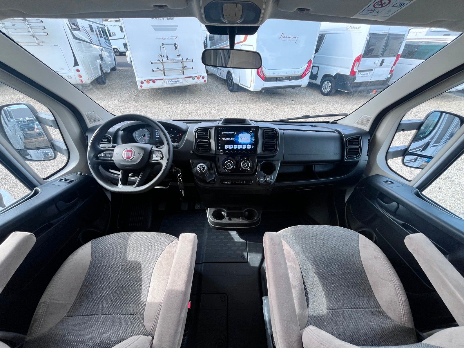 Fahrzeugabbildung Carado A-464 pro 2025 -Markise, Fahrradträger-