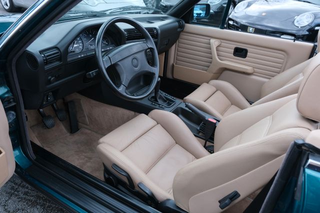 Fahrzeugabbildung BMW 318i Cabrio/Leder beige/90% Erstlack/Sammler