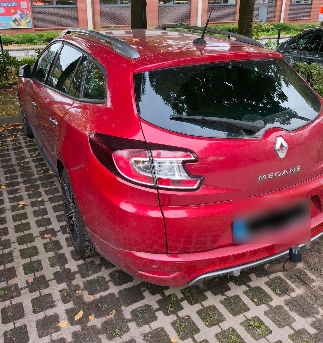 Renault Megane 2011 — engine 131 HP (96kW)