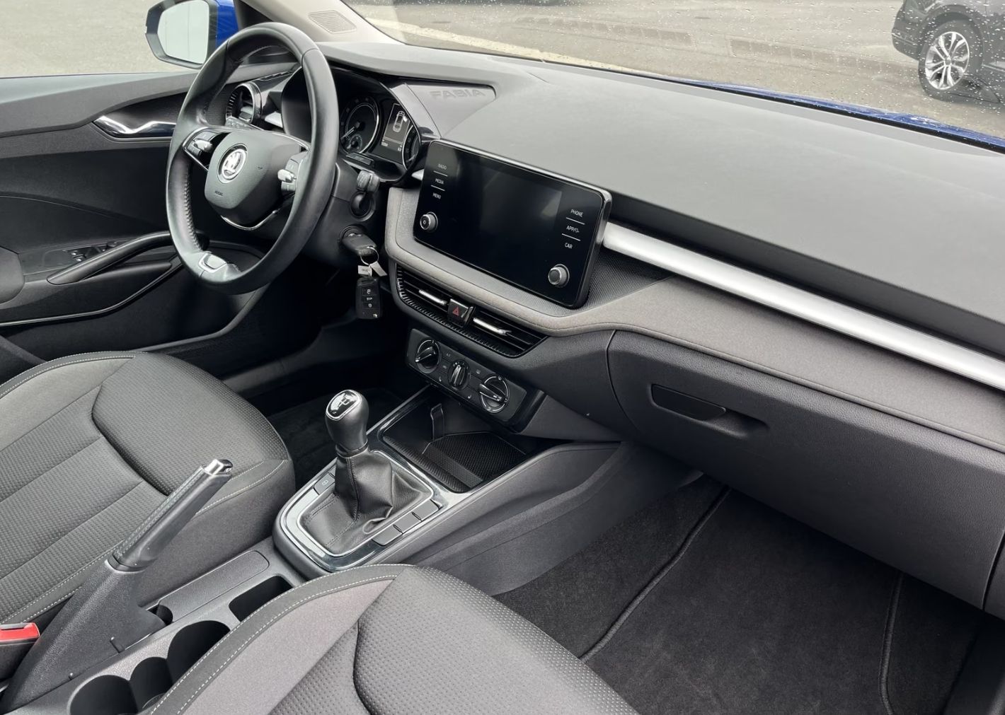 Fahrzeugabbildung SKODA Fabia 1.0 Tour LED Klima DAB SHZ PDC