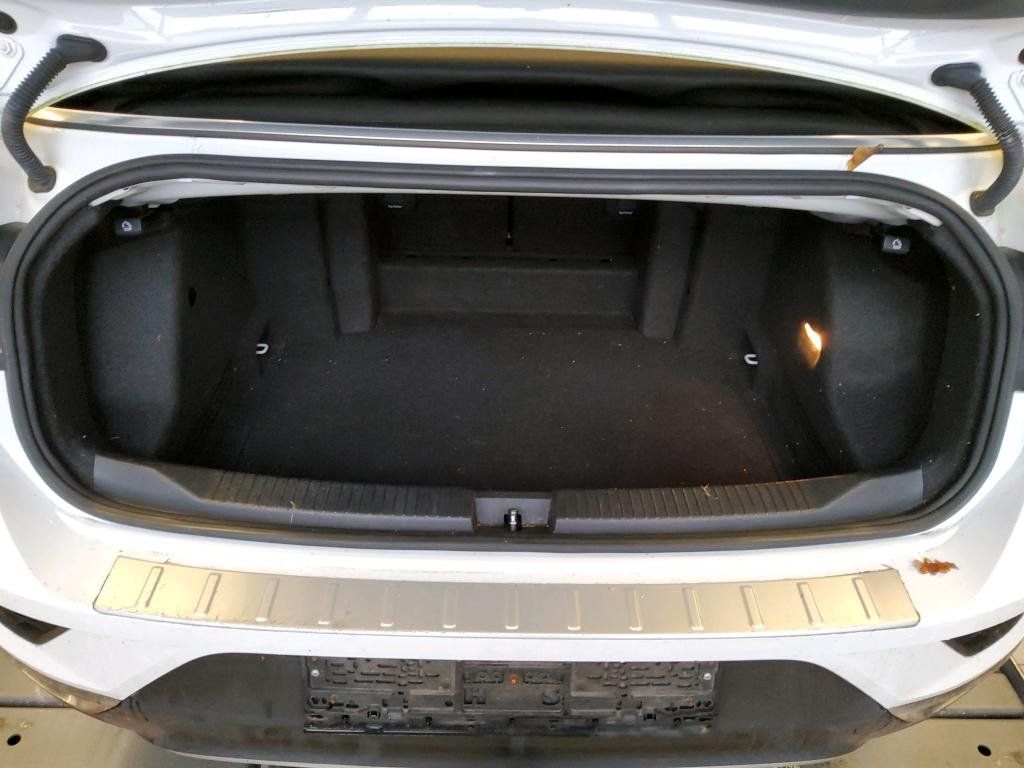 Fahrzeugabbildung Volkswagen T-Roc Cabrio Style TSI DSG *Navi*AHK*Cam*PDC*LED