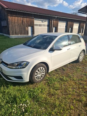 VW Golf 1.0 TSI BMT Trendline Trendline