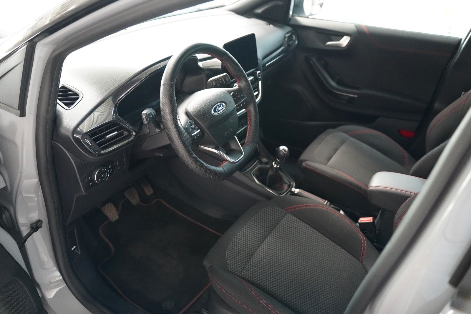 Fahrzeugabbildung Ford Puma ST-Line