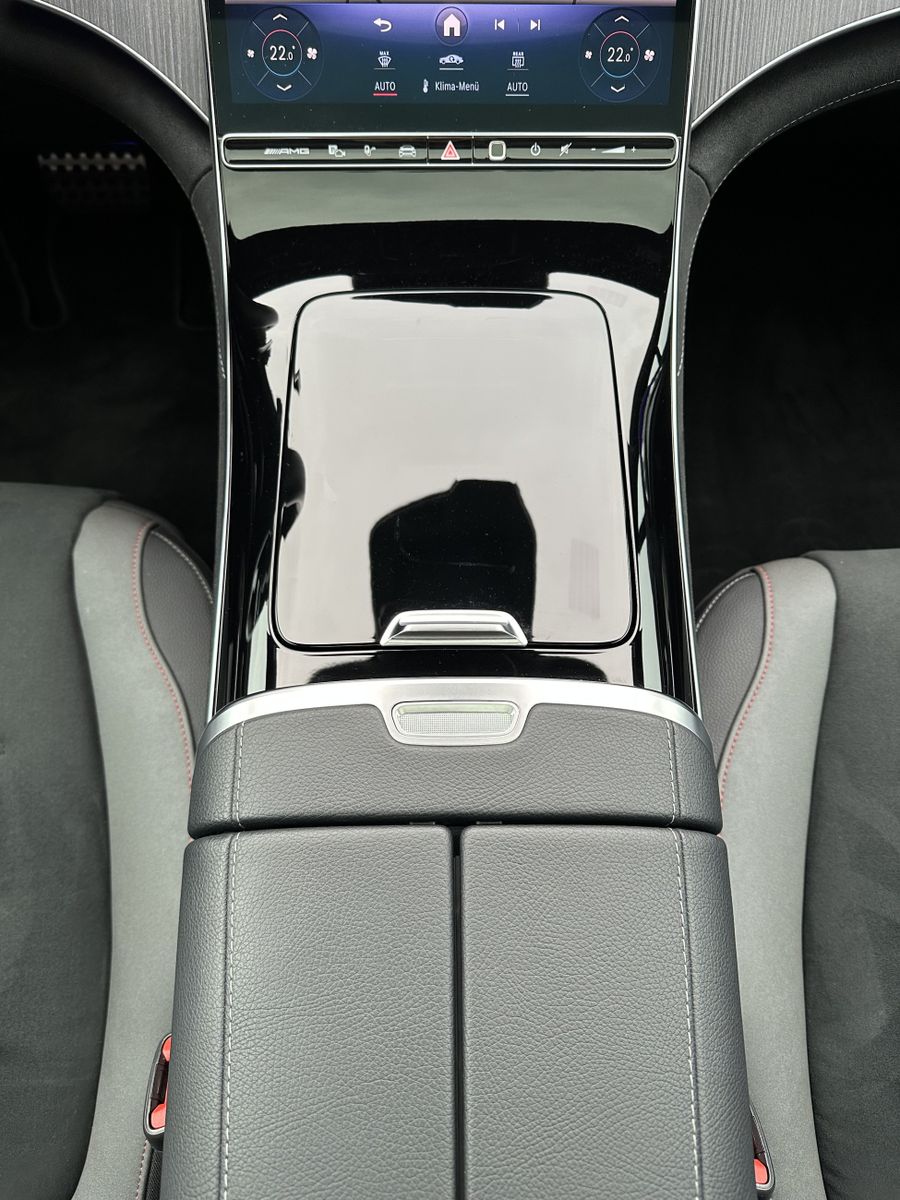 Fahrzeugabbildung Mercedes-Benz EQE 43 AMG 4Matic NAV+LED+PANORAMA+BURMESTER+HUD
