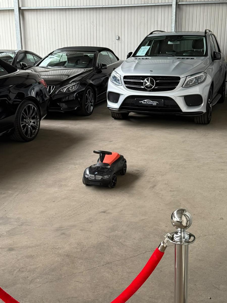 showroom-image-main
