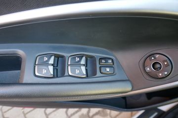 Fahrzeugabbildung Hyundai Santa Fe Style 2WD Xenon / Navi