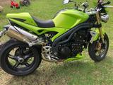 Triumph Speed Triple 1050 Klassik trifft auf Power
