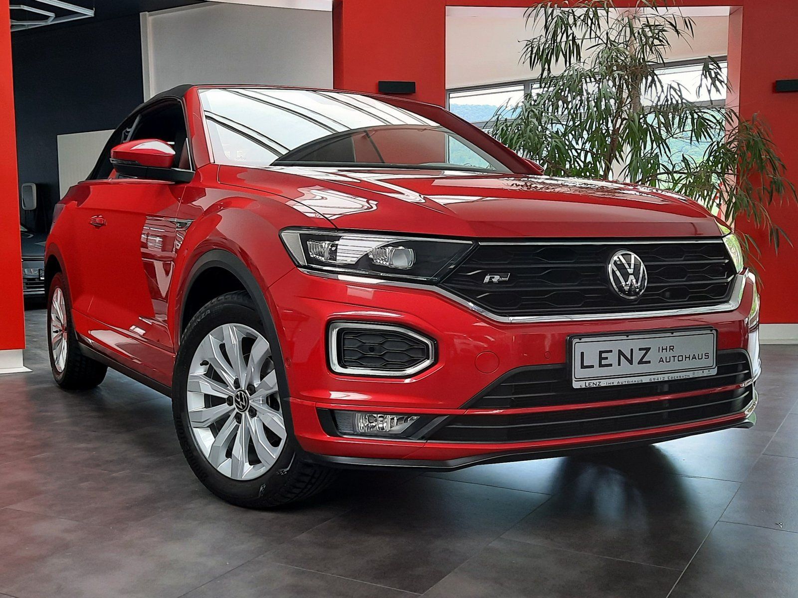 Fahrzeugabbildung Volkswagen T-Roc Cabrio R-Line*AHK*Cam*Navi*LED*Sitzhzg*ACC