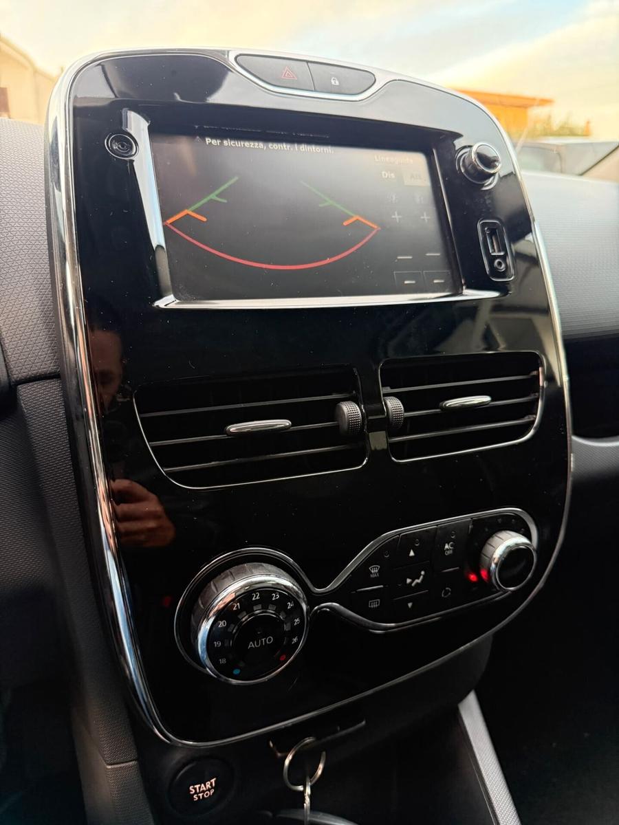 Renault Clio 2015 — photo 15