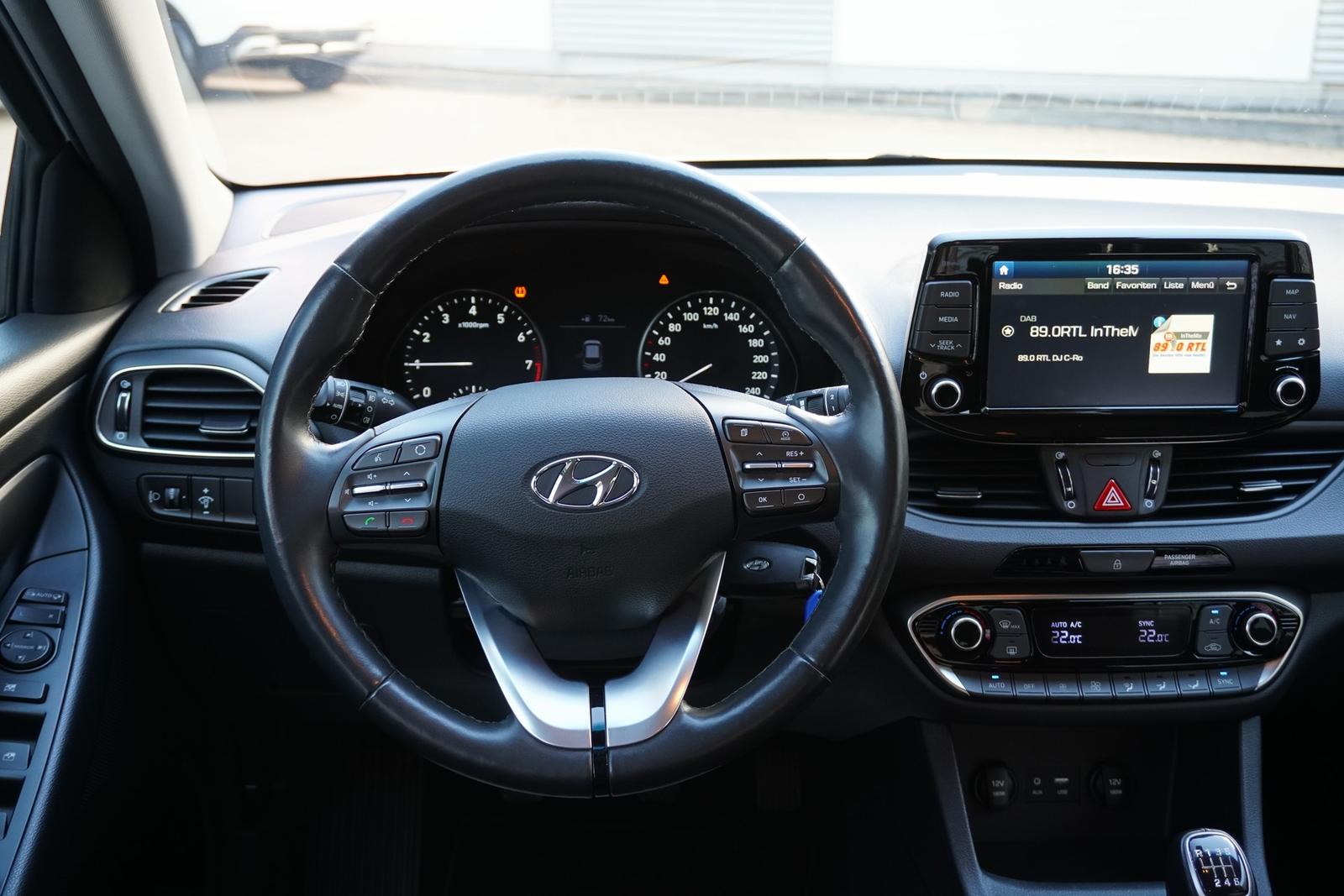 Hyundai i30 1.0 T-GDI YES! Navi Kamera Sitzheizung PDC