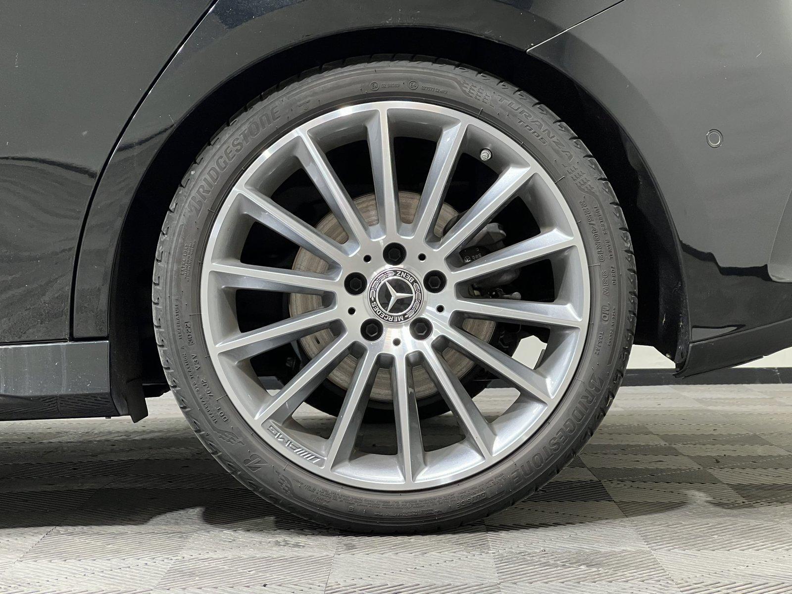 Mercedes-Benz A 250 AMG Line Night+Pano+LED+Kamera+Sound+19"