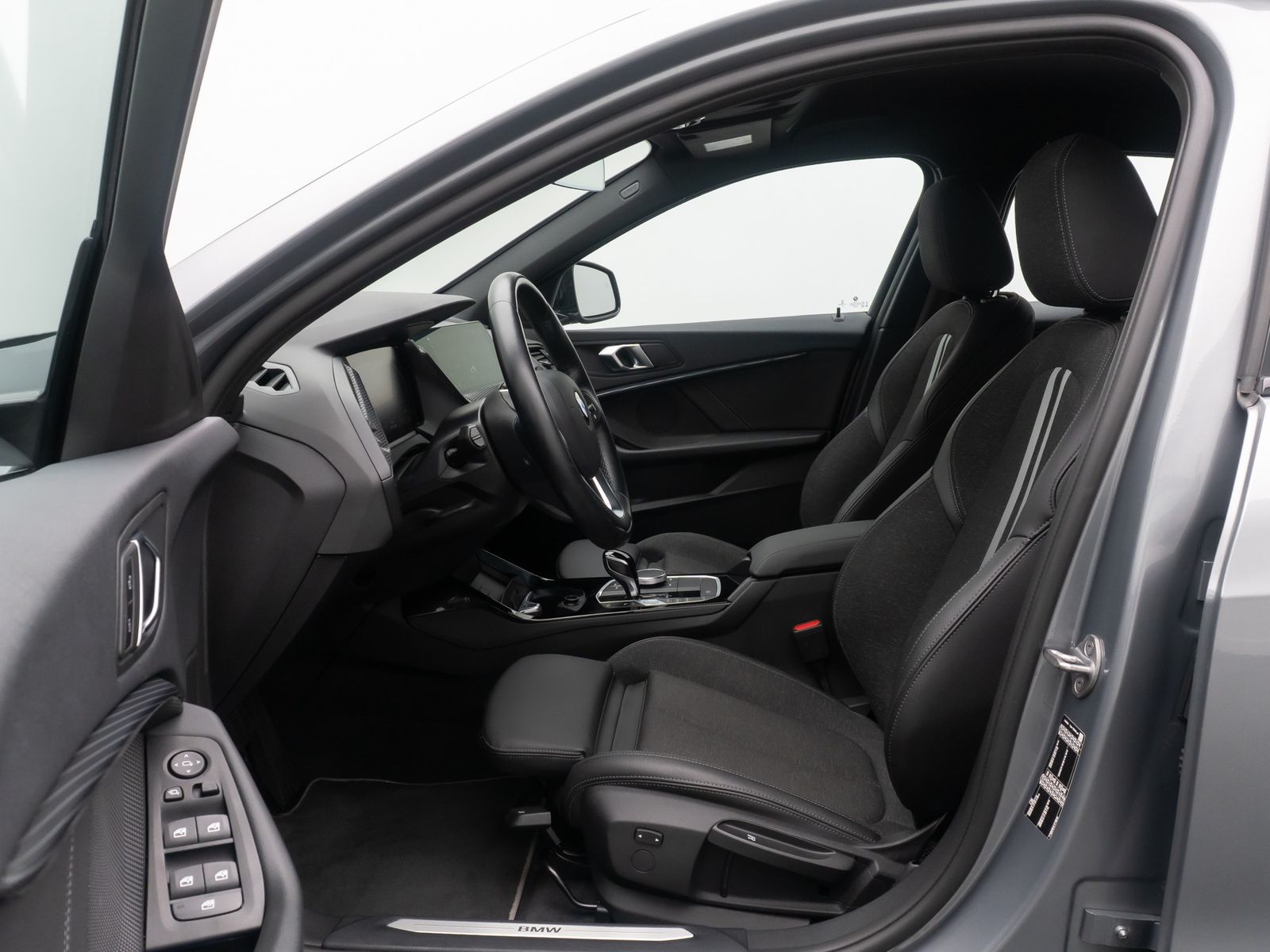 Fahrzeugabbildung BMW 120i Sport Line DAB Kamera AHK LED DriveAss WLAN