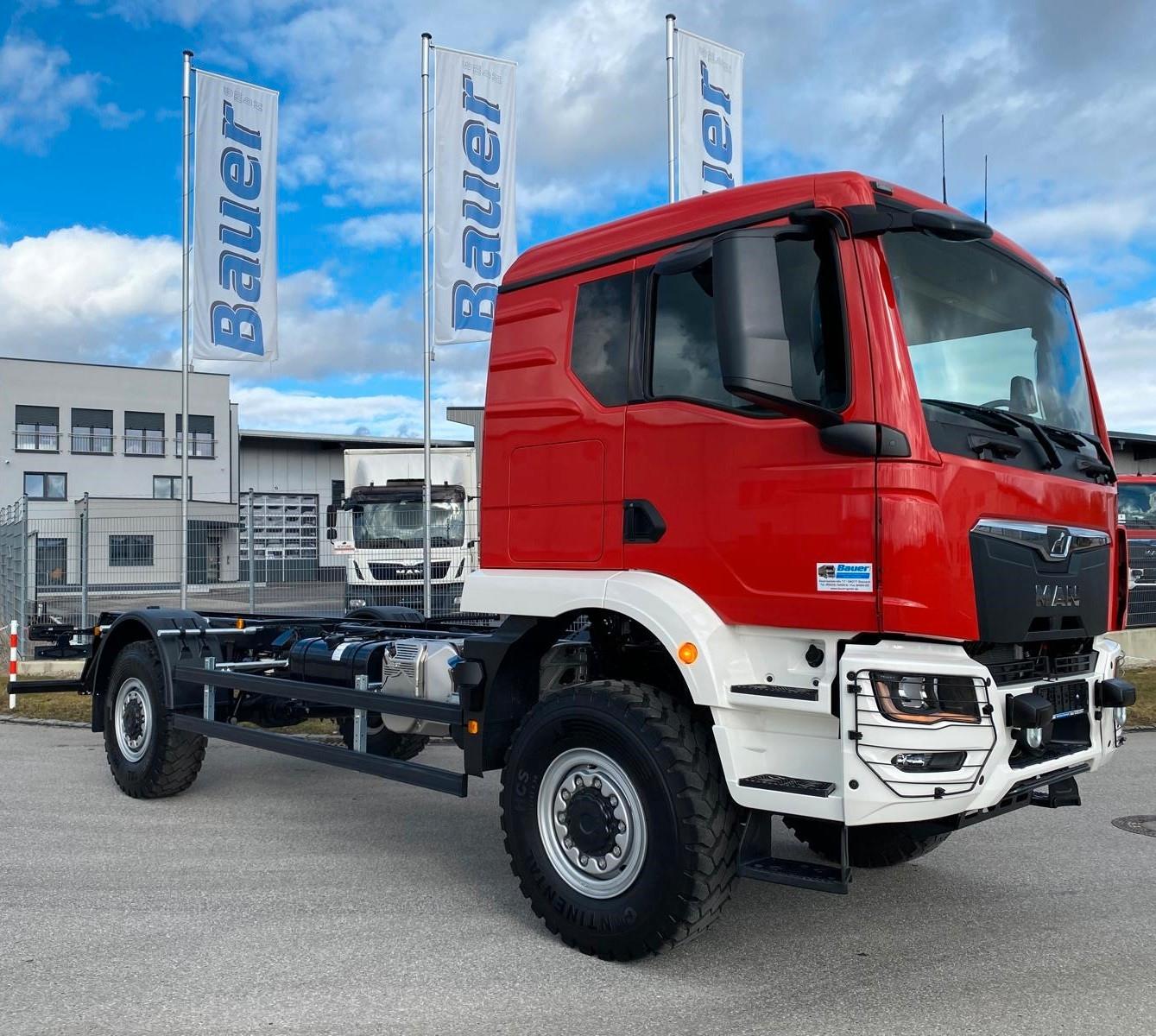MAN TGM 18.250 4x4 BB/Fahrgestell/3-Sitze/Neu