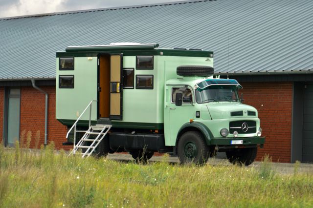 Vario Mercedes-Benz LA 1113 B Kurzhauber