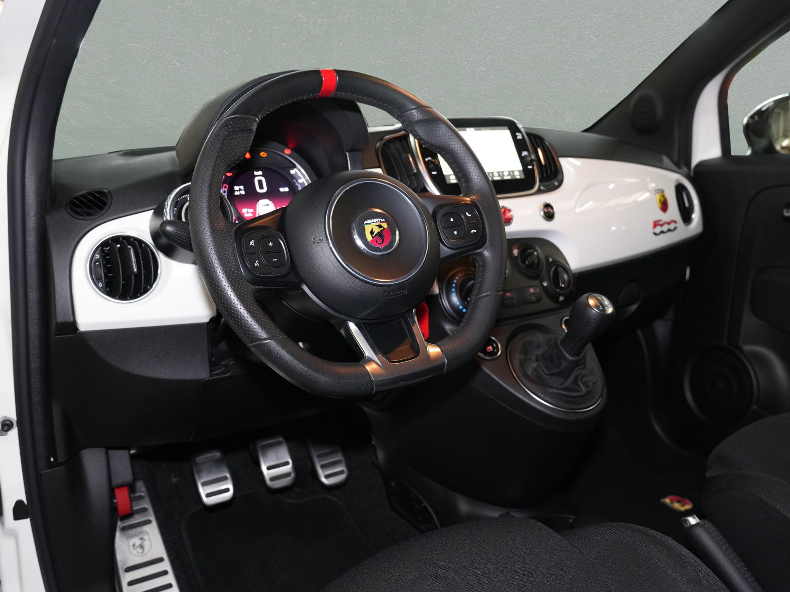 Fahrzeugabbildung Abarth 500 / 595 - UConnect|DesignSet|MirrorLink|17Zoll