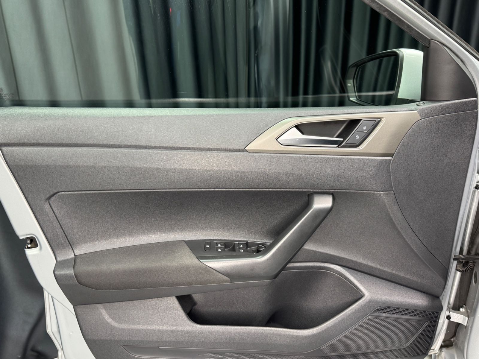 Fahrzeugabbildung Volkswagen Polo VI Comfortline|PDC|NAVI|1.HAND