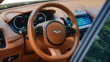صورة 4 لـ 2021 Aston Martin DBX