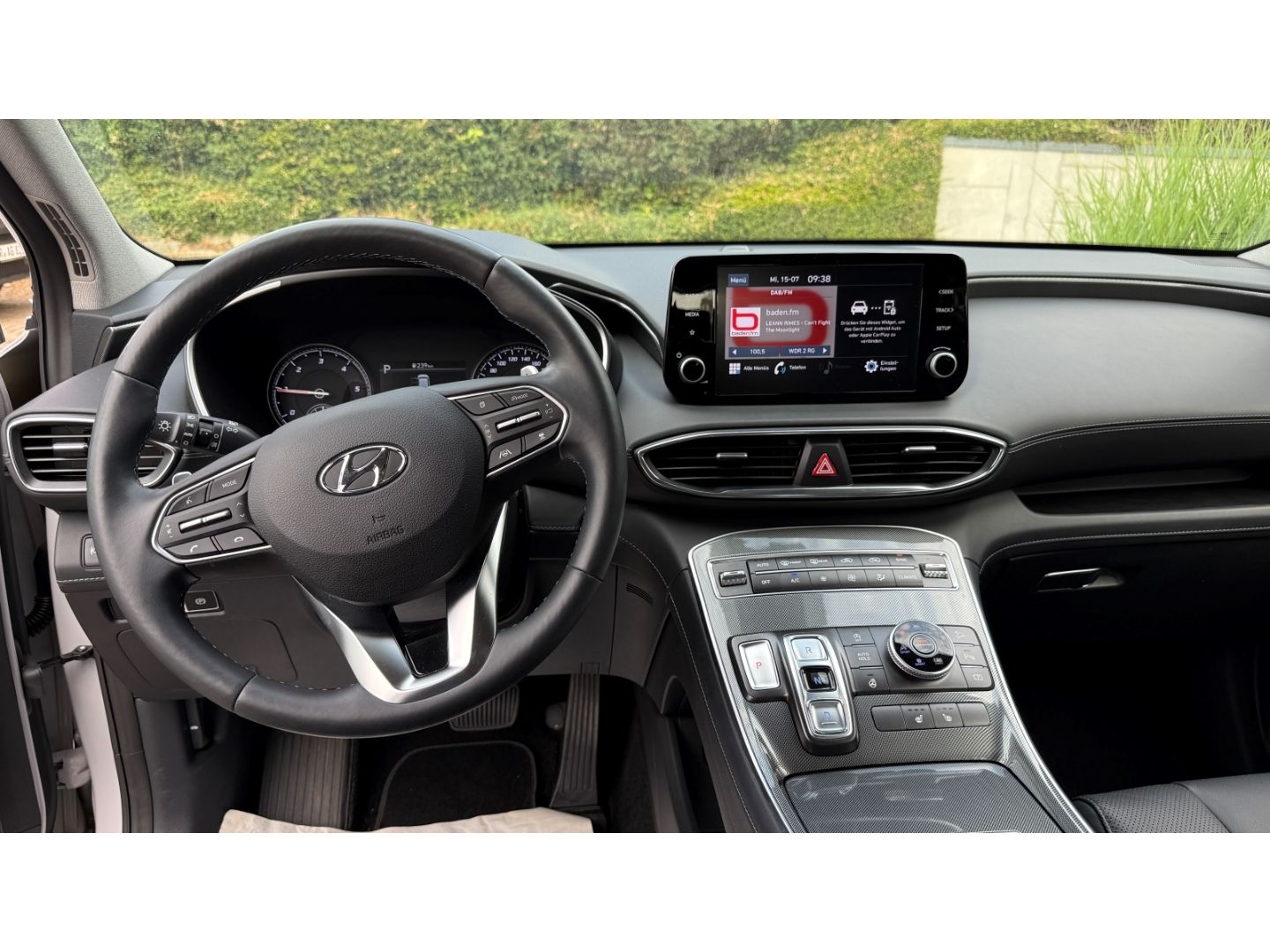Fahrzeugabbildung Hyundai SANTA FE Trend 4WD LEDER El. PANODACH NAVI LED A
