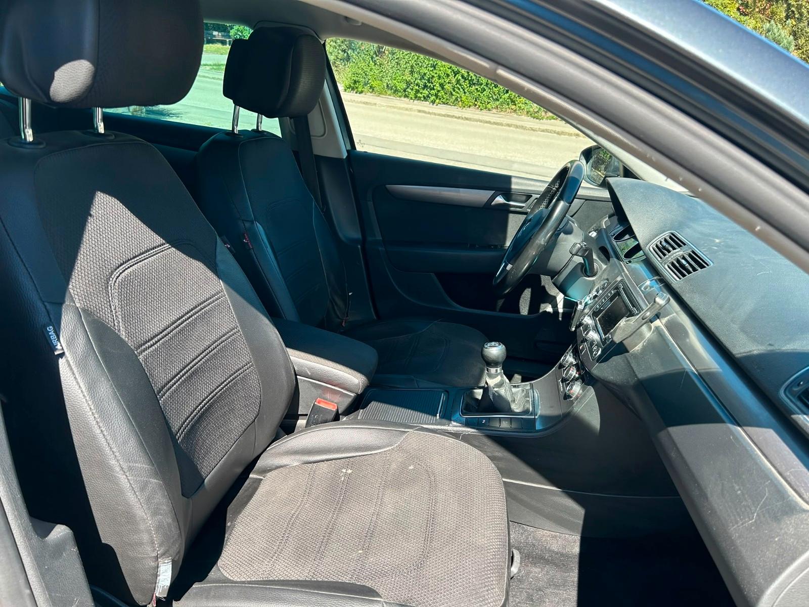 Volkswagen Passat 2011 — photo 16