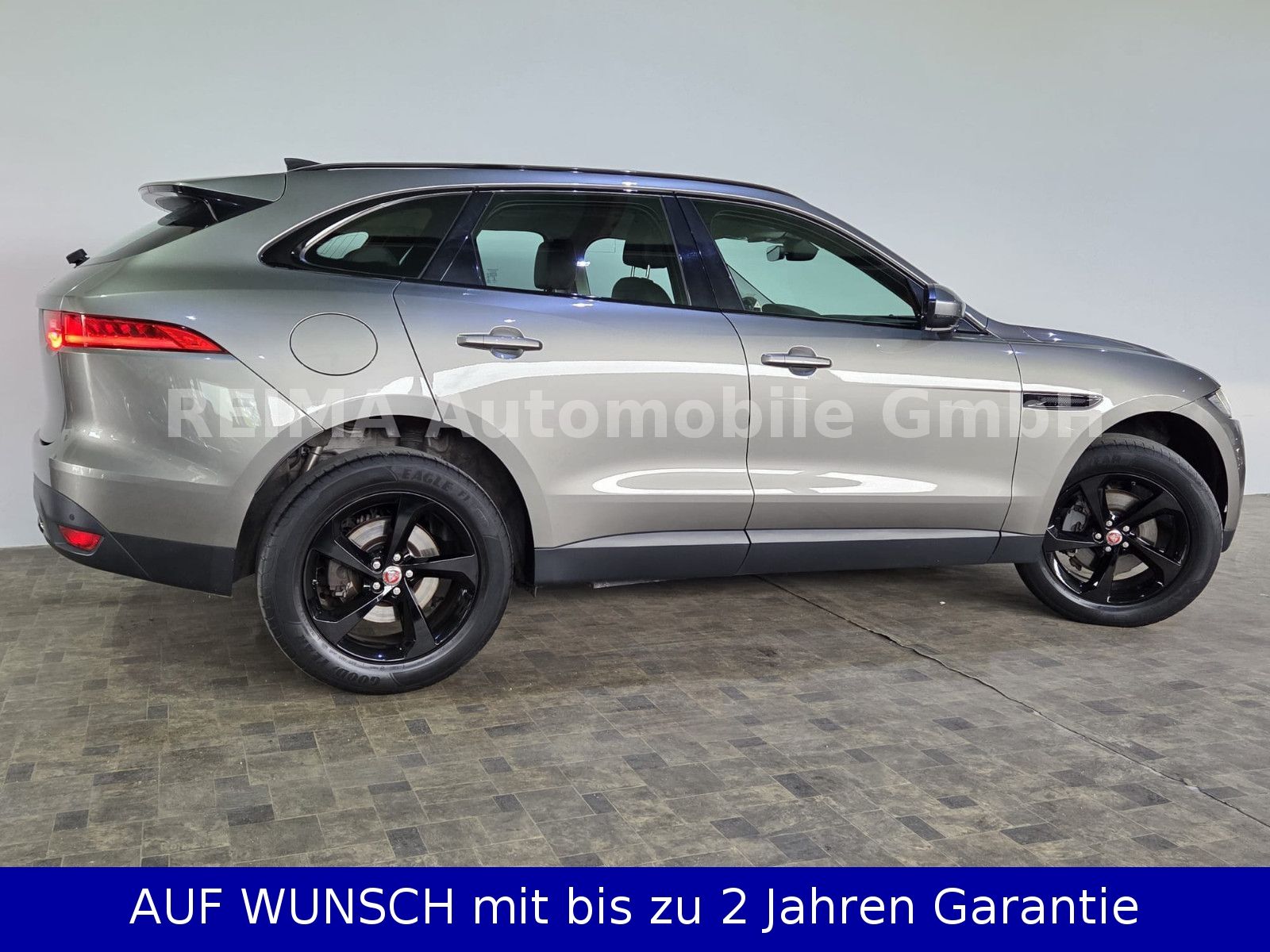 Fahrzeugabbildung Jaguar F-PACE 2,0T Prestige AWD, Pano, Leder, Meridian
