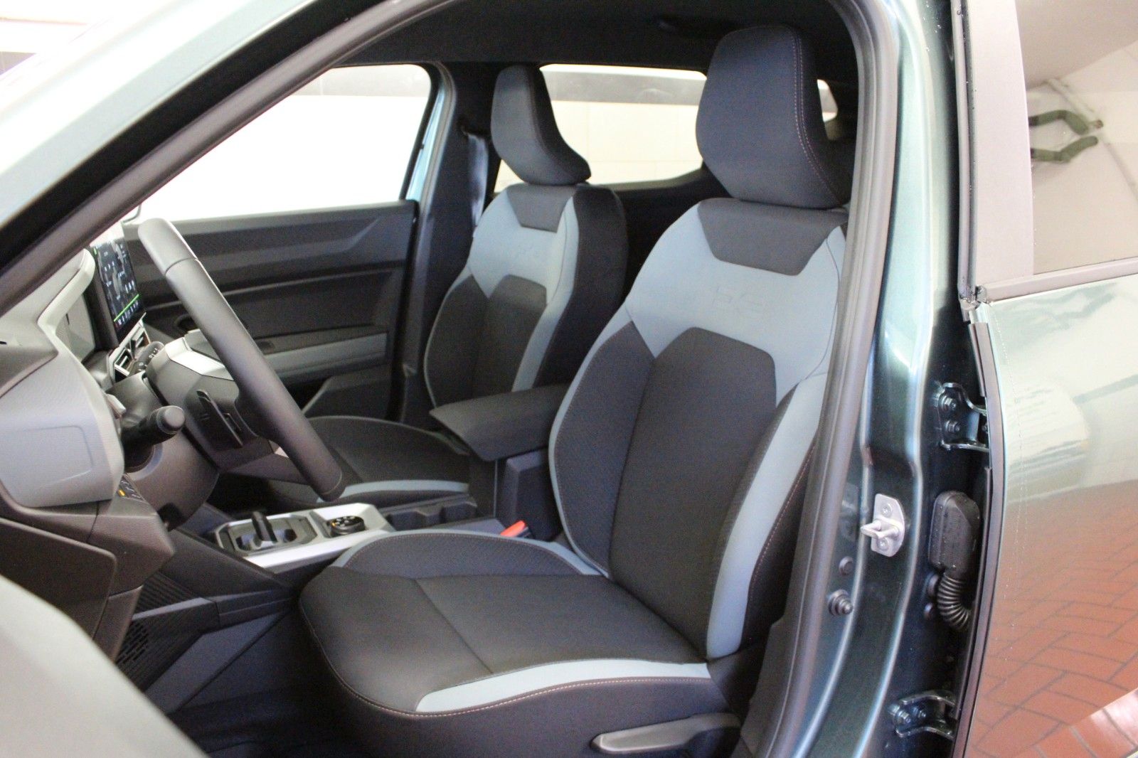 Fahrzeugabbildung Dacia Duster hybrid-G 150 4x4 Extreme MY26