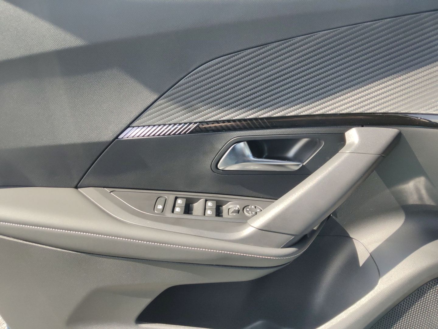 Peugeot 2008 - Bild 13