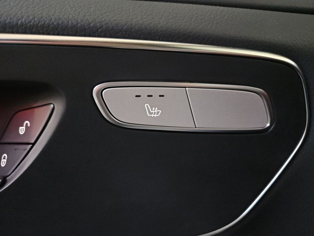 Fahrzeugabbildung Mercedes-Benz V 300 d STYLE Extralang 360 ACC AHK AUT Facelift