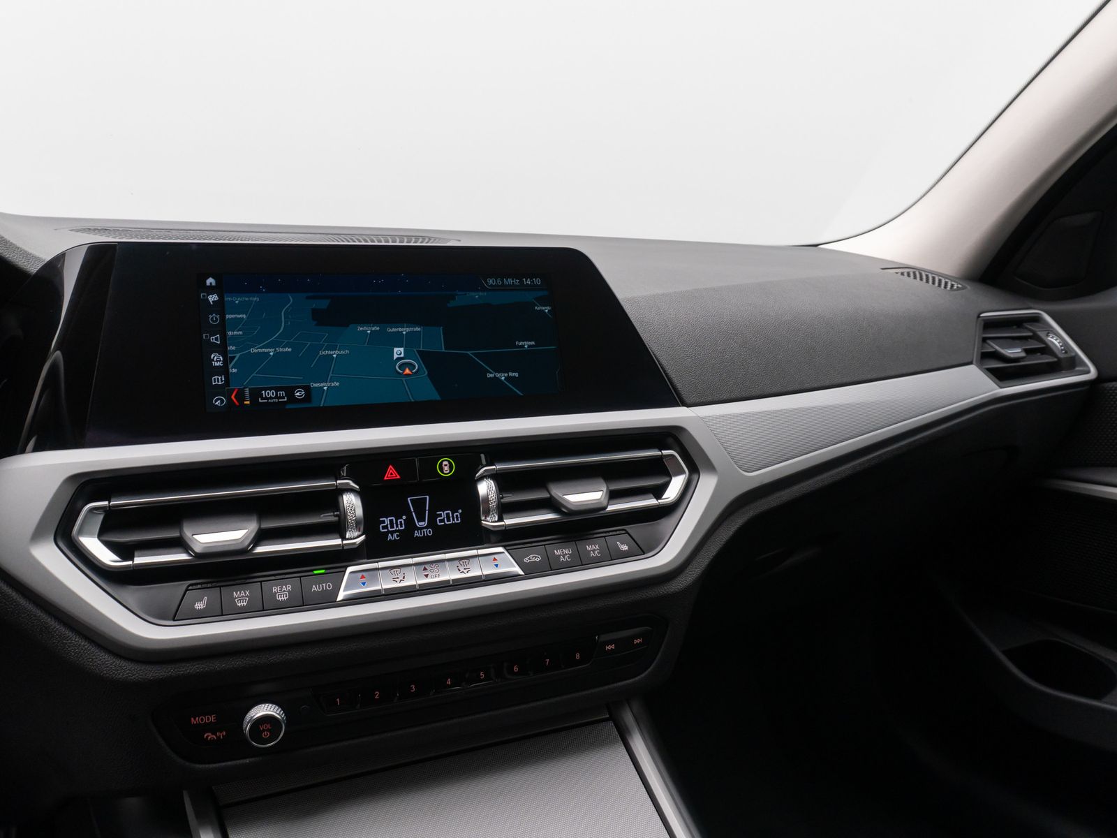Fahrzeugabbildung BMW 320d GeschwindigReg HiFi Kamera LED CockpitPlus